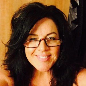 Meet your Posher, Debe